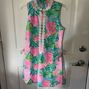 Lilly Pulitzer Romper size4. Excellent condition. Attached shorts.
